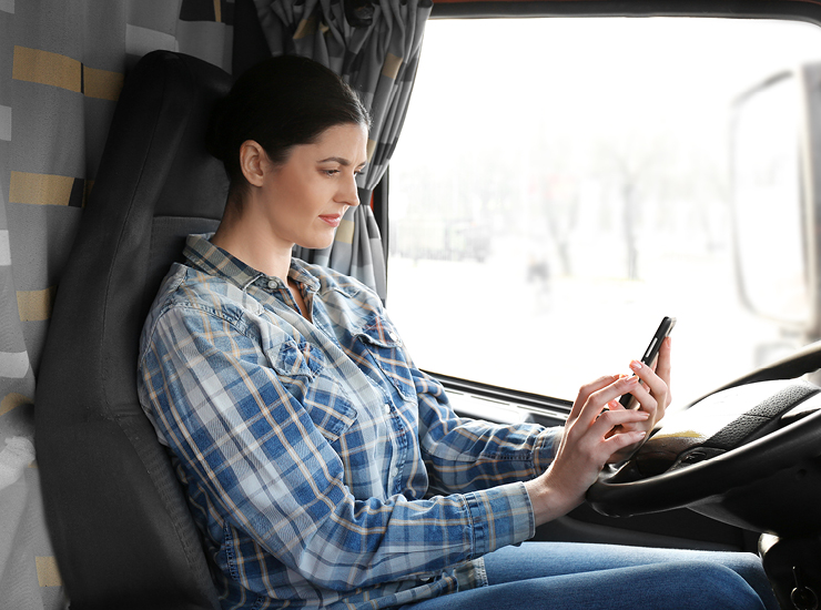 Professional Driver Using the TruckSmart mobile app